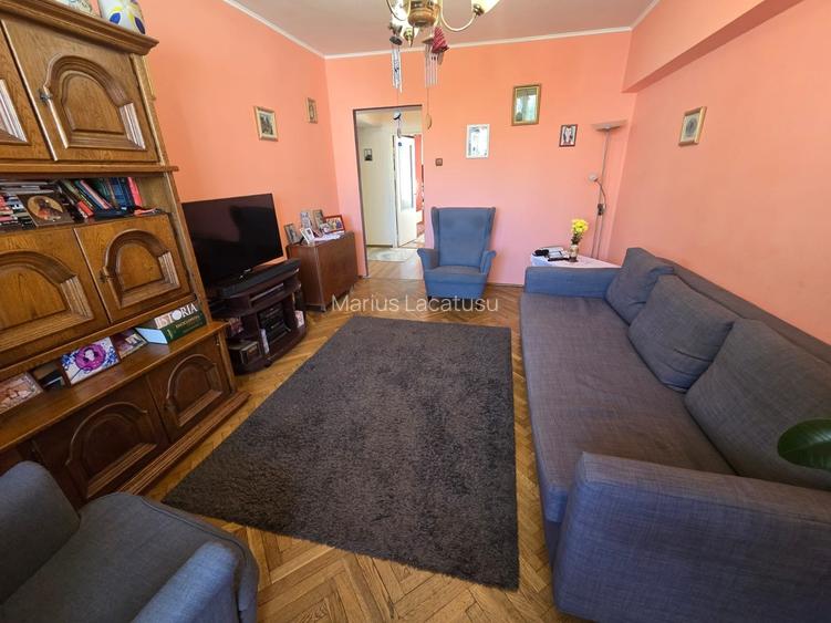 Alexandru cel Bun 3 camere decomandat Alexandru cel Bun 3 camere decomandat