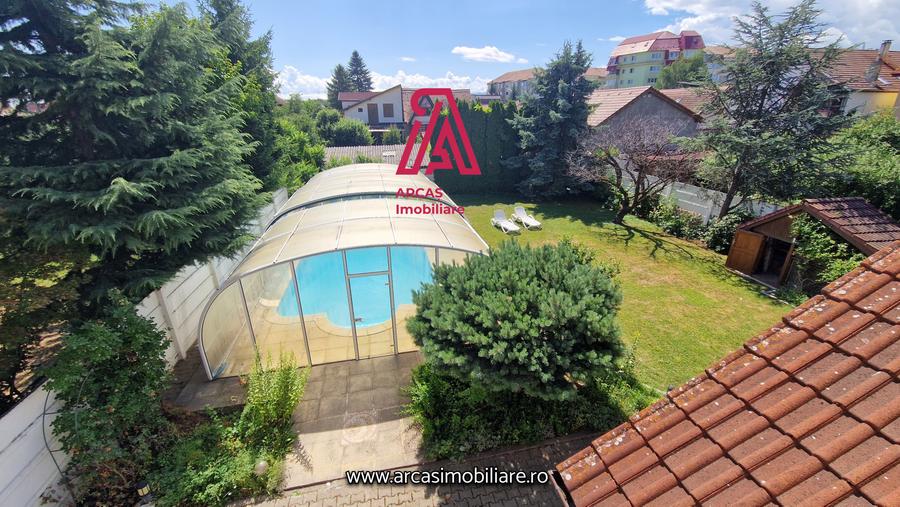 Vila superba de inchiriat cu piscină și garaj în Sibiu! - 1