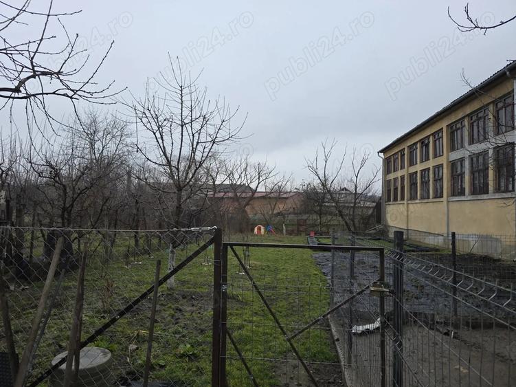 Casa suprafa?a totala de 10.000 mp - 9