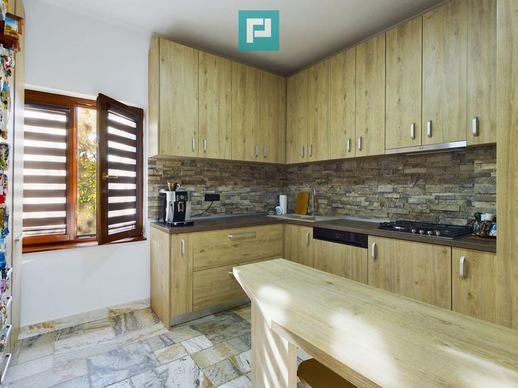 Casă cu 5 camere cu Teren 750 Mp în Grădiște