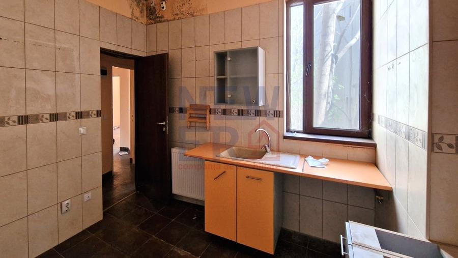 Vila cu curte de vanzare ULTRACENTRAL - 386 mp, 114 mp curte libera - 18