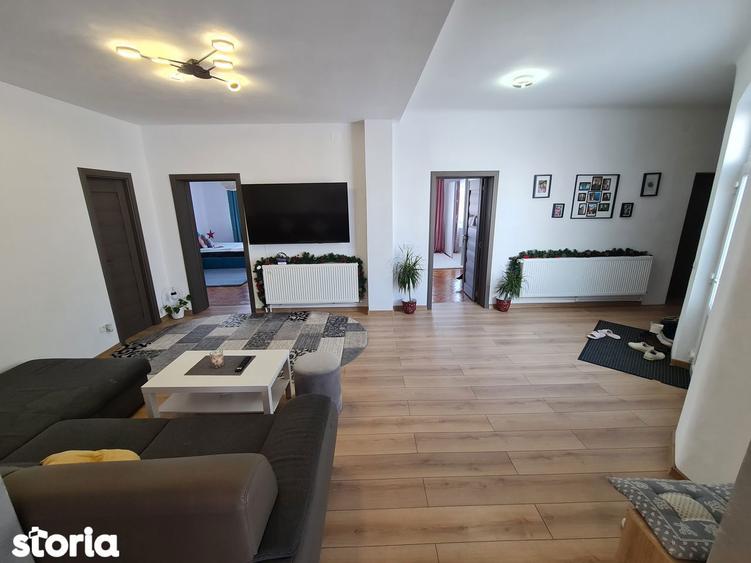 Casa de Vanzare la Cheie in Orasul Ineu Jud Arad, Teren 1439 mp. - 2