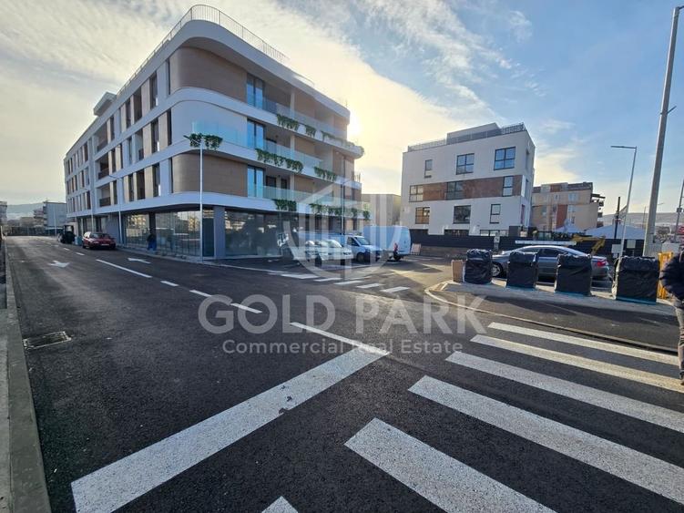 Spatiu Comercial - Floresti/Eroilor - Vitrina / TRAFIC PIETONAL - 13