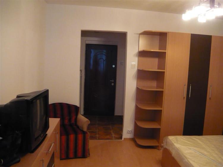 Vanzare garsoniera zona Costin Georgian // bloc de garsoniere - 2