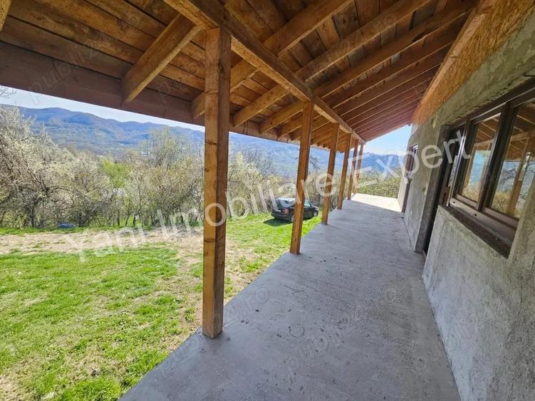 Casa de vacan?a de vanzare in comuna Corbi, sat Poienarei, jude? Arge?. - 14