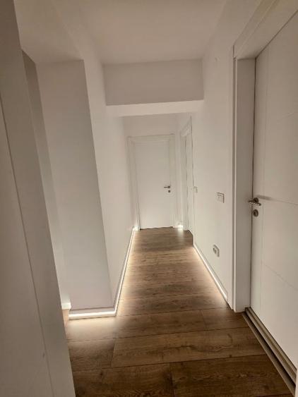 Vand apartament 4 camere, renovat total, mobilat si utilat complet. - 1