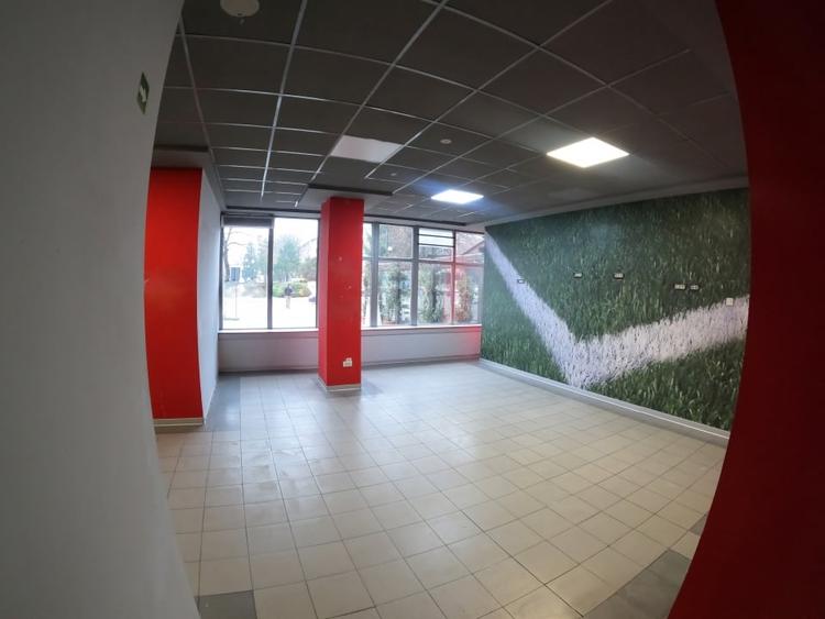 Spatiu Comercial Premium in Centru – Fatada din Sticla - 4