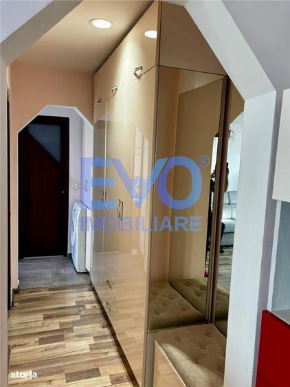 Apartament de vanzare, 3 camere, RENOVAT, Zimbru, Iasi - 1