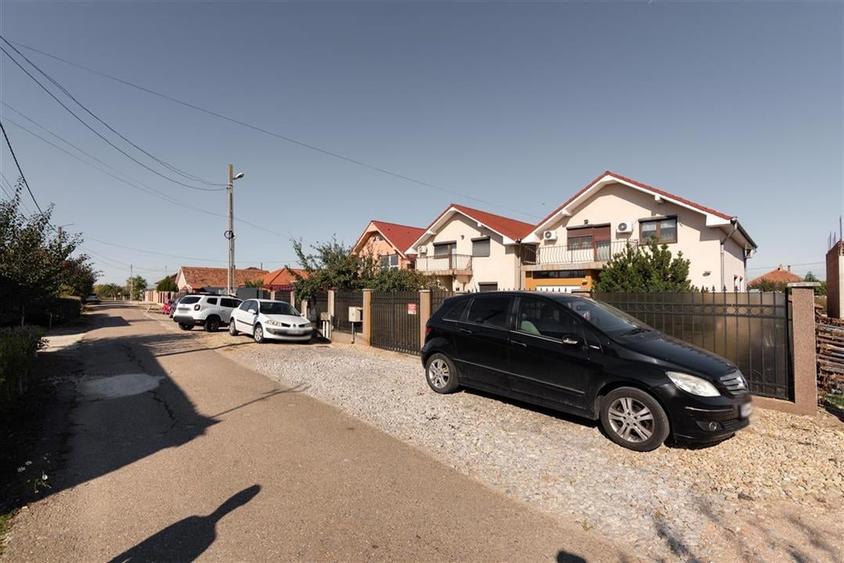 Casa P+M cu 4 camere+living+loc de luat masa in Santion - 57