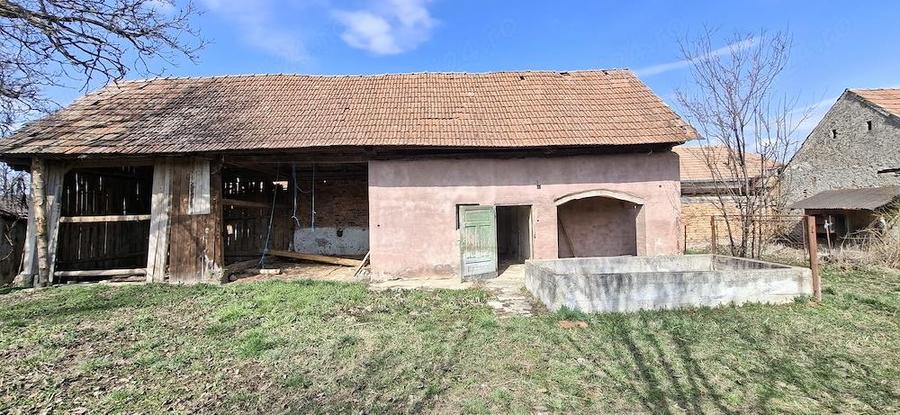 Vand Casa Compusa din 4 Camere - 3