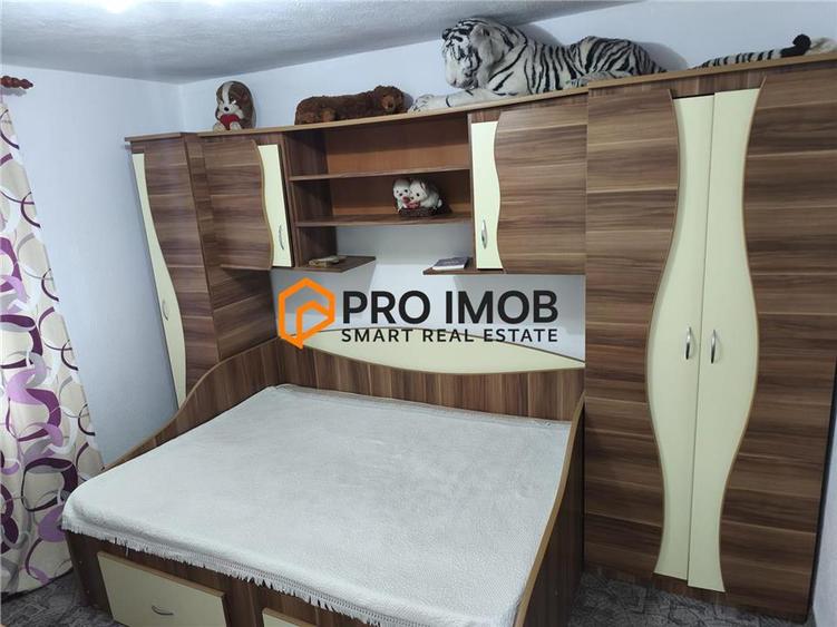 Casă individuală cu 4 camere cu Canalizare în Stâlpu