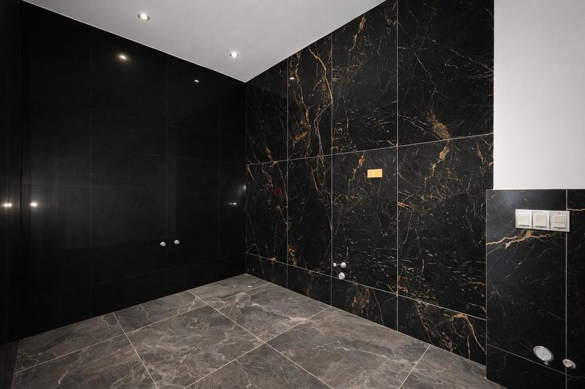 Apartament cu 4 camere semidecomandat în Pipera