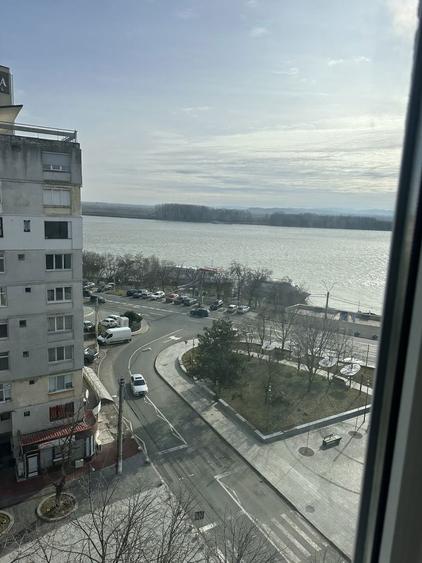 Vind apart 3 decomandat cu vedere la Dunare zona ultracentrala - 5