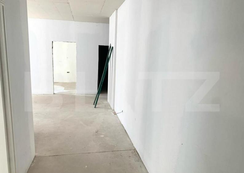 Apartament de vanzare, cu 2 camere, 57 mp, zona ultracentr - 1