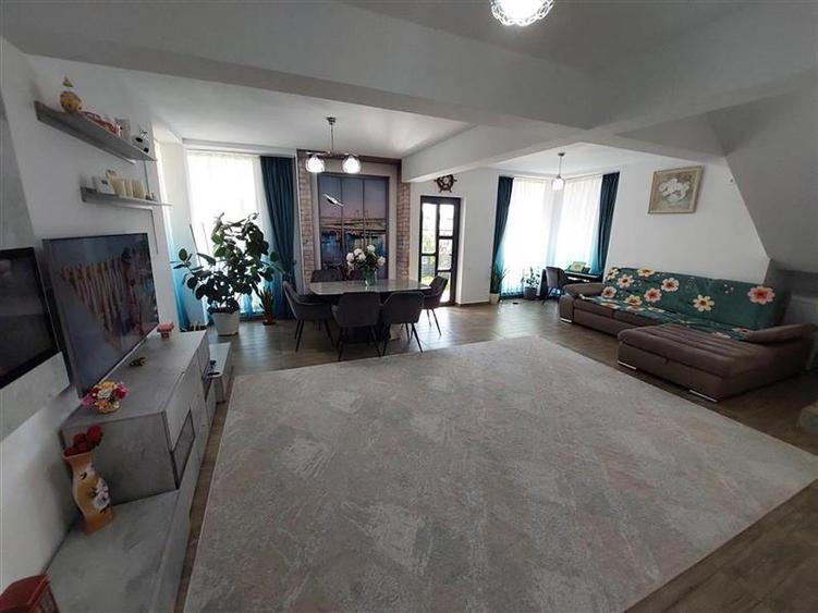 Vila deosebita pe Soseaua Rediu vis-a-vis de lac - 8