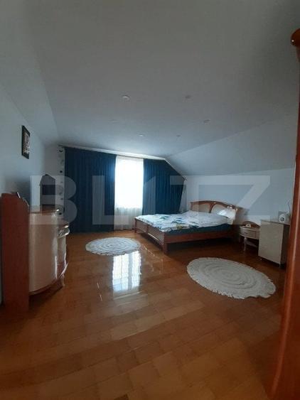 Casă cu 4 camere cu Teren 960 Mp în Săcele