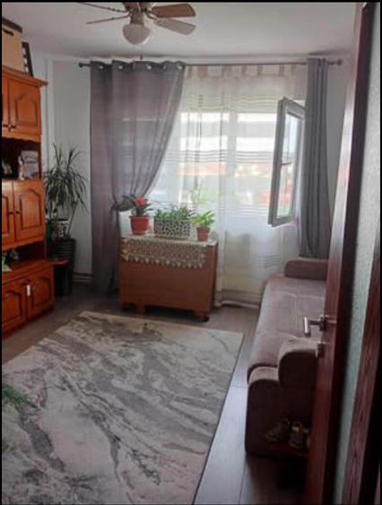 Apartament de vanzare - 3