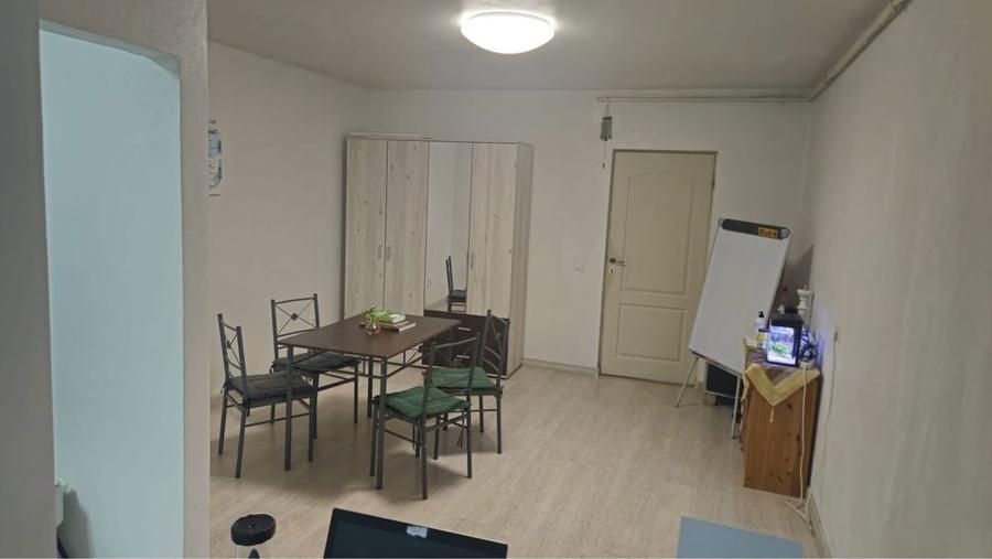 Garsonieră decomandată în Burdea