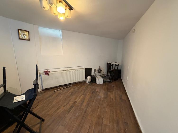 Spatiu cu vitrina de vanzare  Calea Dudesti 129 - 9