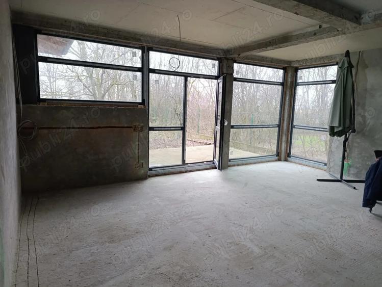 Casa si teren de vanzare - 1