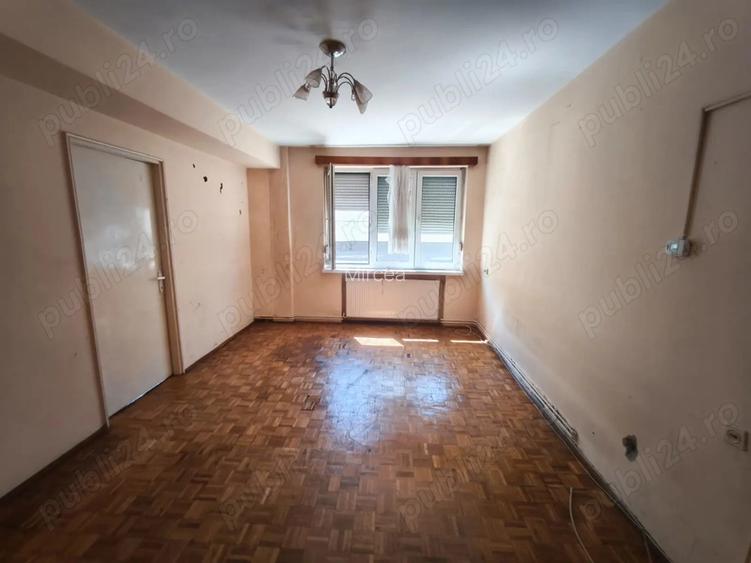 Vand apartament 2 camere ultracentral in zona Patria Vand apartament 2 camere ultracentral in zona Patria