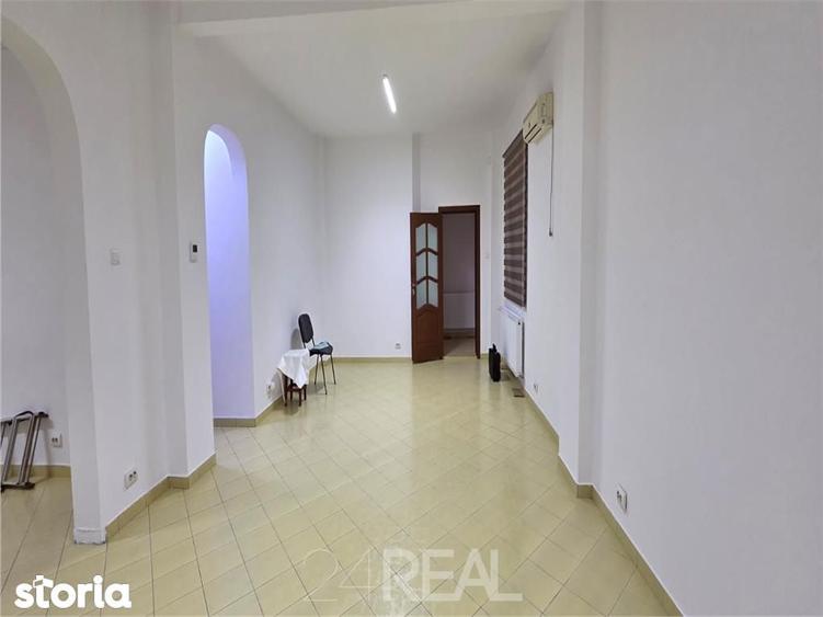 Vila pretabila activitate de birouri, retail, clinica - 278 mp - 15