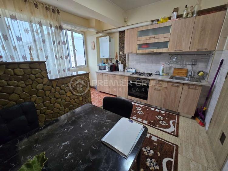 Etaj intermediar, Apartament 3 camere  mobilat & utilat  70mp - Podu Ros + CT - 7