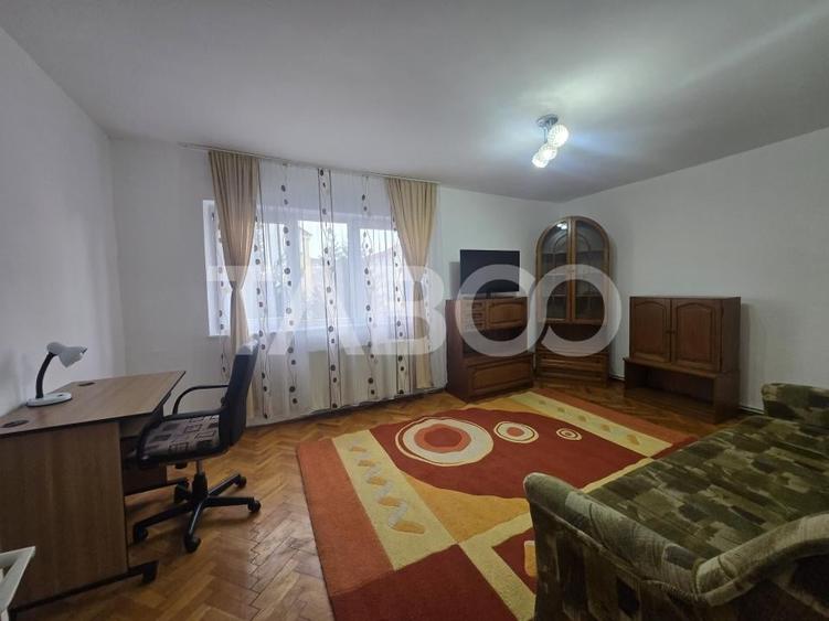 Apartament 2 camere de inchiriat decomandat 52 mp zona Strand Sibiu - 1