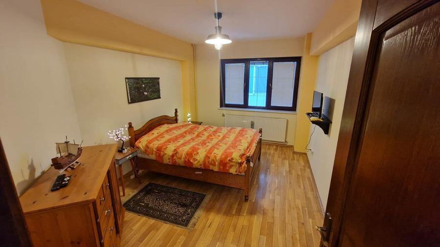 Vila singur curte - 9