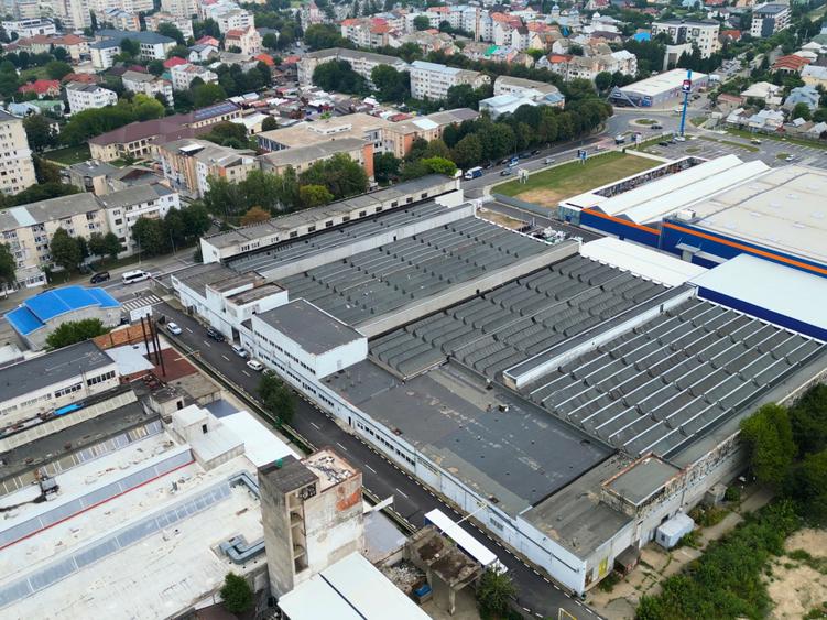 Fabrica de inchiriat - central Pascani, 14.000 mp,  COMISION 0% - 3