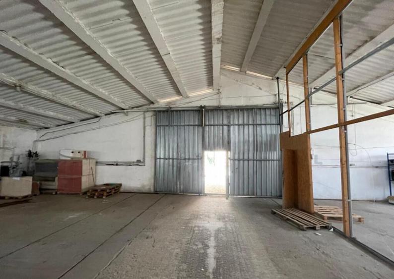 Hala situata in Ovidiu - 9