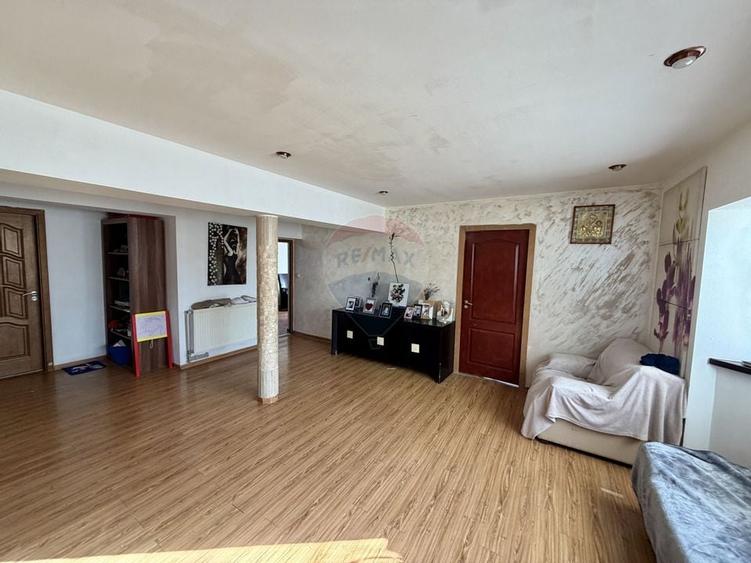 Casă / Vilă cu 4 camere de vânzare - 11