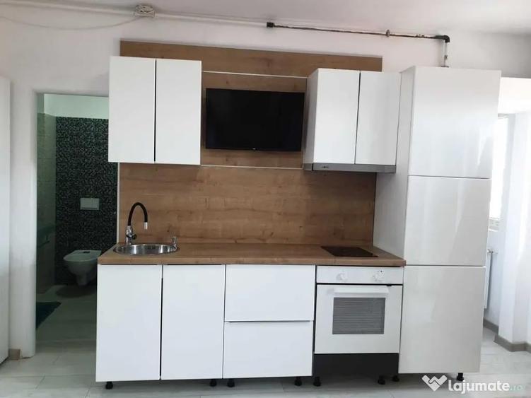 Piata sudului martisor bloc nou etaj 8 - 1