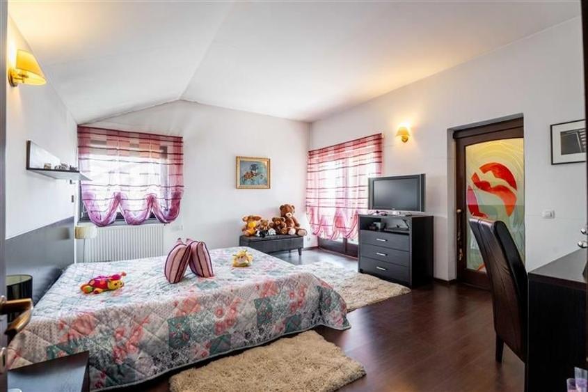 Casa de lux in Bucium, mobilata si utilata complet - 14