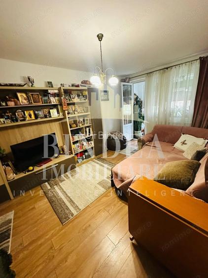Apartament 2 camere decomandat etaj intermediar, centrala+ clima