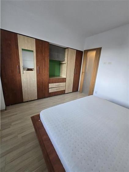 Brancoveanu-Nitu Vasile,apartament 3 camere,bloc reabilitat - 5