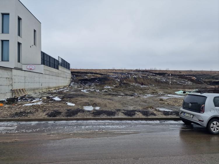 De Vanzare 500 mp Teren Intravilan -Tatarasii Noi -Suceava - 1