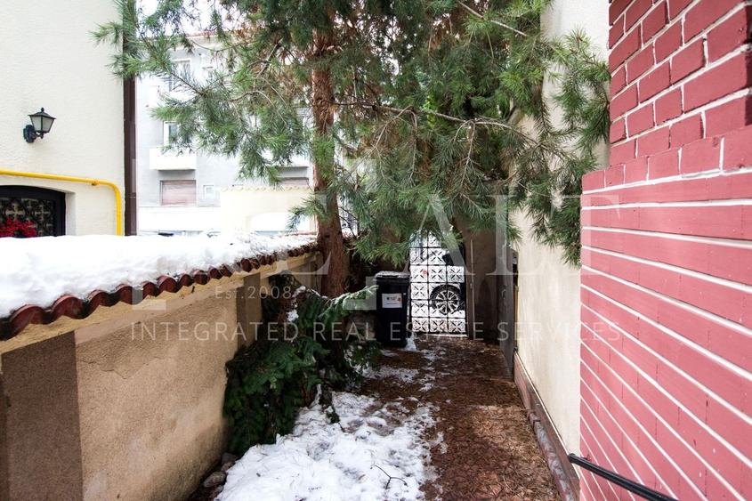 Inchiriere casa, vila 5 camere | Arhitectura deosebita, Curte | Stefan cel Mare - 34