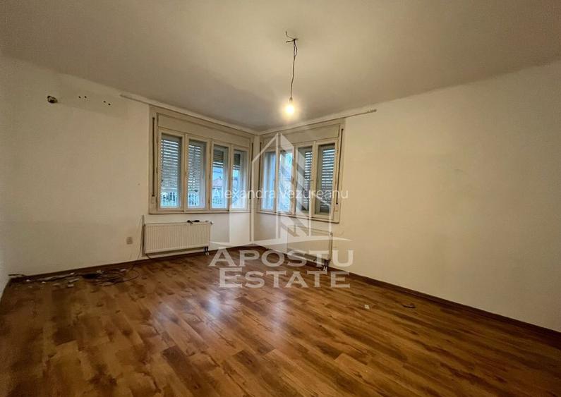 Casa individuala, cu 3 camere, 2 fronturi, teren 652, zon... Casa individuala, cu 3 camere, 2 fronturi, teren 652, zon...