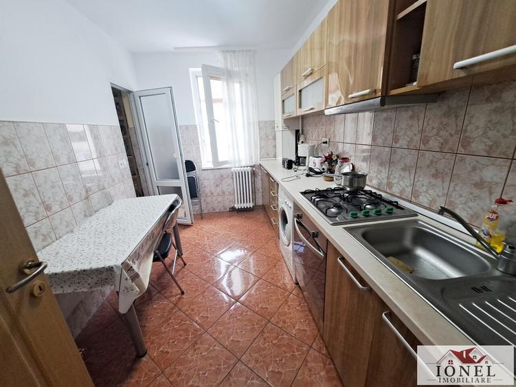 Apartament doua camere decomandat de vanzare in Cugir - 2