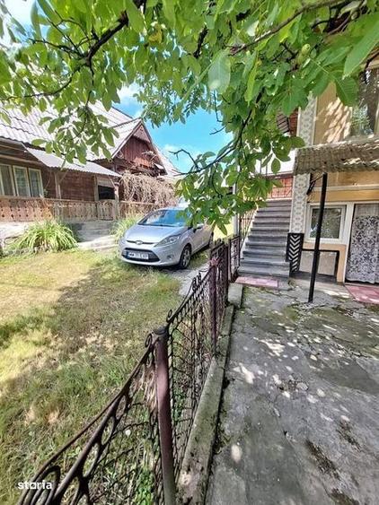 Doua case in zona linistita 1500Mp - 6