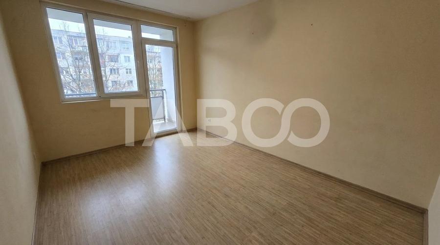 COMISION 0 - Apartament de vanzare cu 4 camere balcon parcare Lupeni - 6