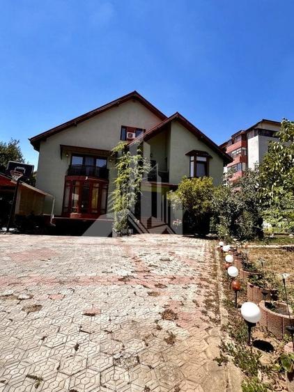 Vila impresionanta 605 mp, curte 2191 mp, dublu acces auto, garaj - 13