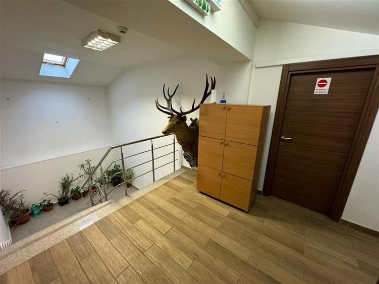 Cladire cu un aspect aparte de inchiriat in Centrul Focsaniului - 10