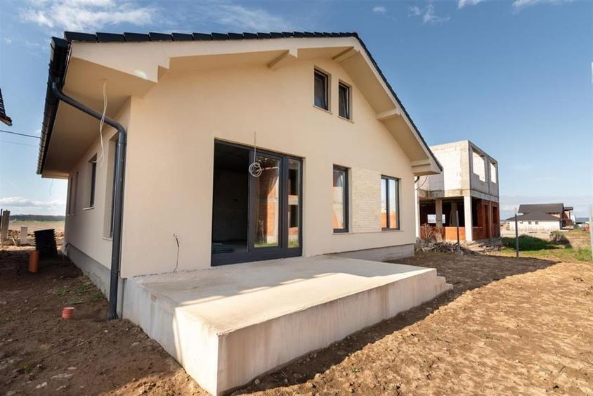 RECO. CASA CU MANSARDA , CIHEI . - 2