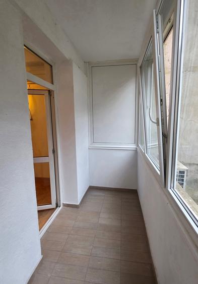 Garsoniera dubla Sala Palatului et 1/7  bloc 1960 centrala proprie 42 mp - 9