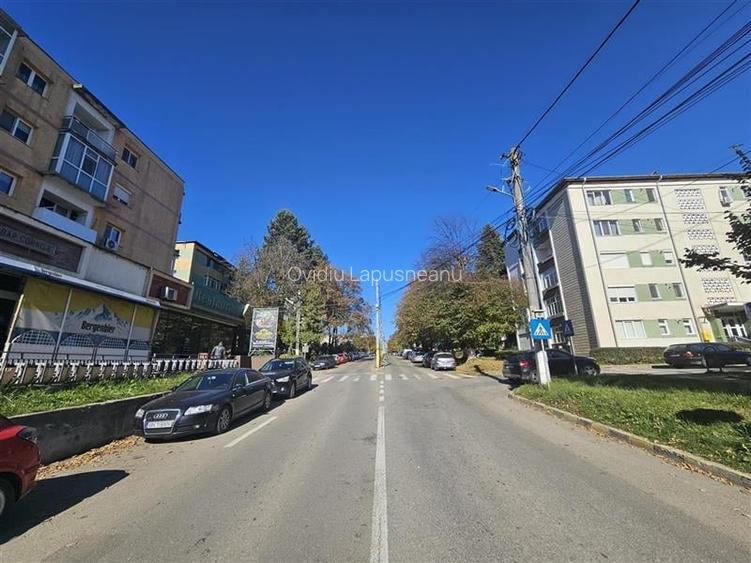 Buhusi - 3 camere  - etaj 3