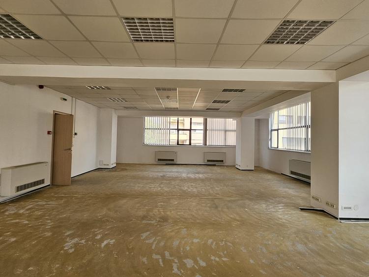 Birou - open space - Expozitiei - 6