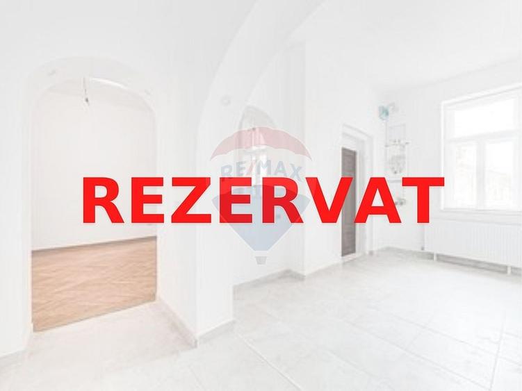 Apartament cu 2 camere de vanzare in zona Teatrului de Stat - 1