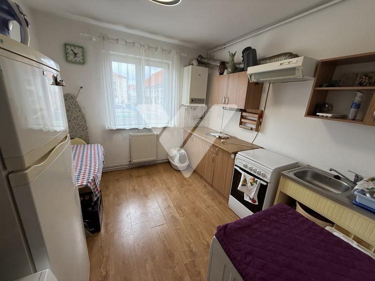 Garsoniera decomandata etaj 1 zona Terezian Sibiu - 2